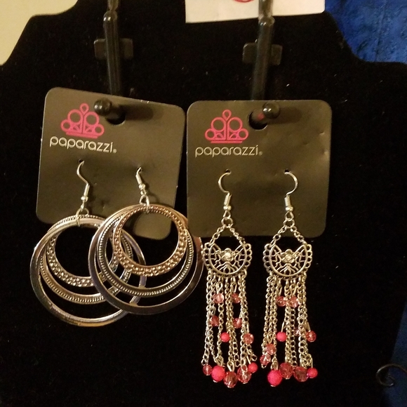 HI, I'm Deborah. I sell paparazzi jewelry. - Picture 4 of 4